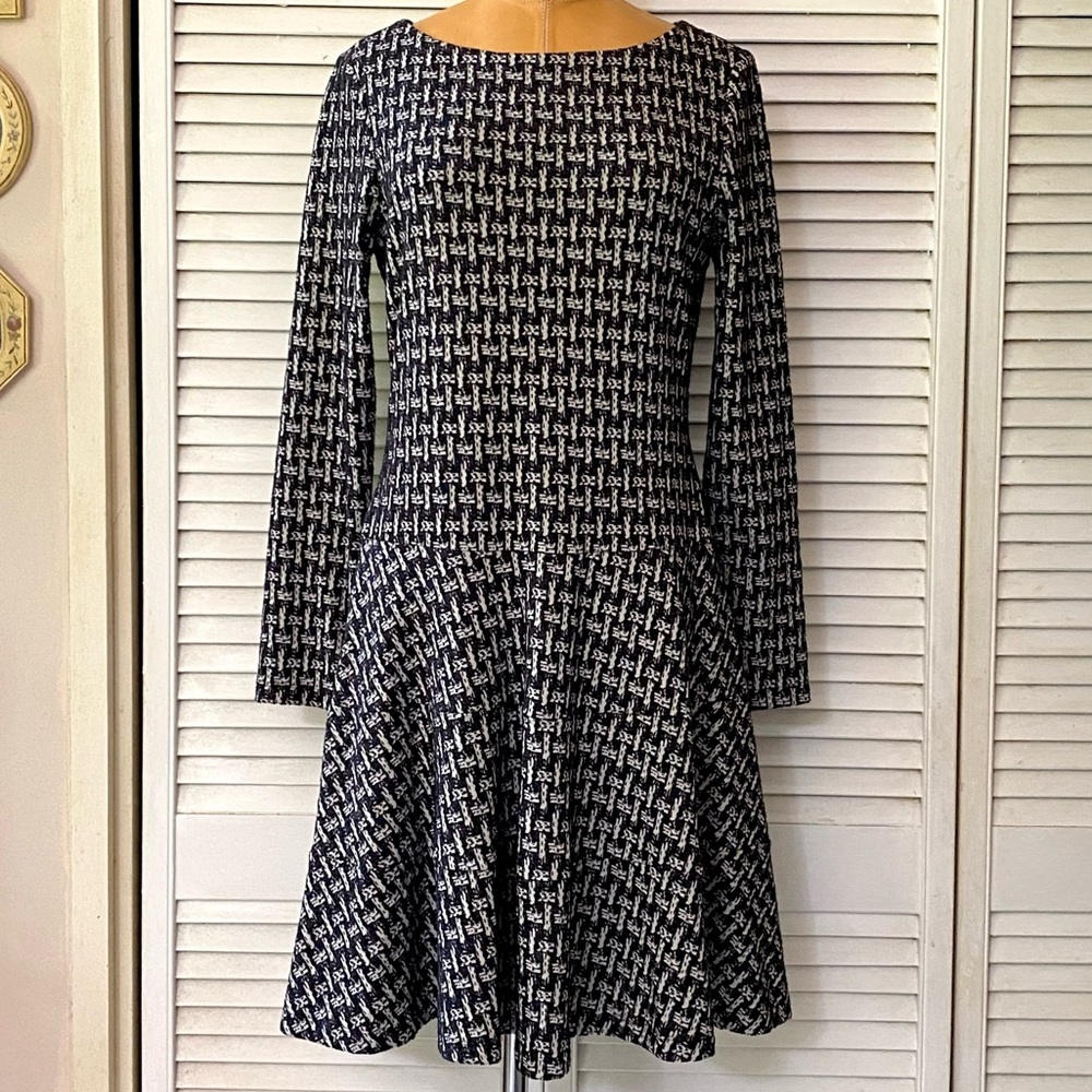 Ivanka Trump Dress Womens size 8 Gray Long Sleeve Boat Neck Fit& Flare Swing